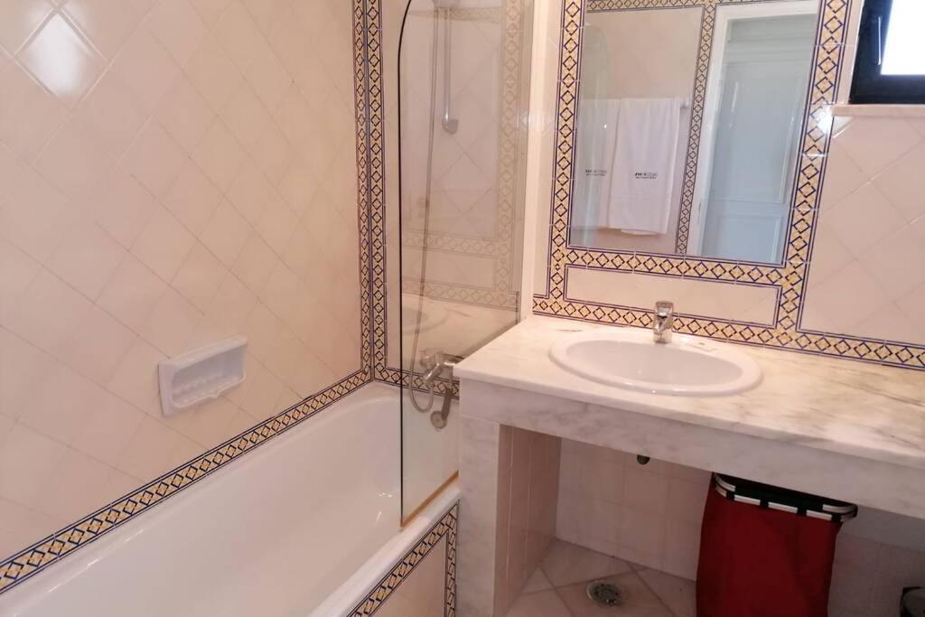 Luxury Modern T2 Ocean View - Free Parking - Pool Apartment Alvor Bagian luar foto